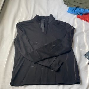 Hugo Boss regular fit black quarter zip - large
